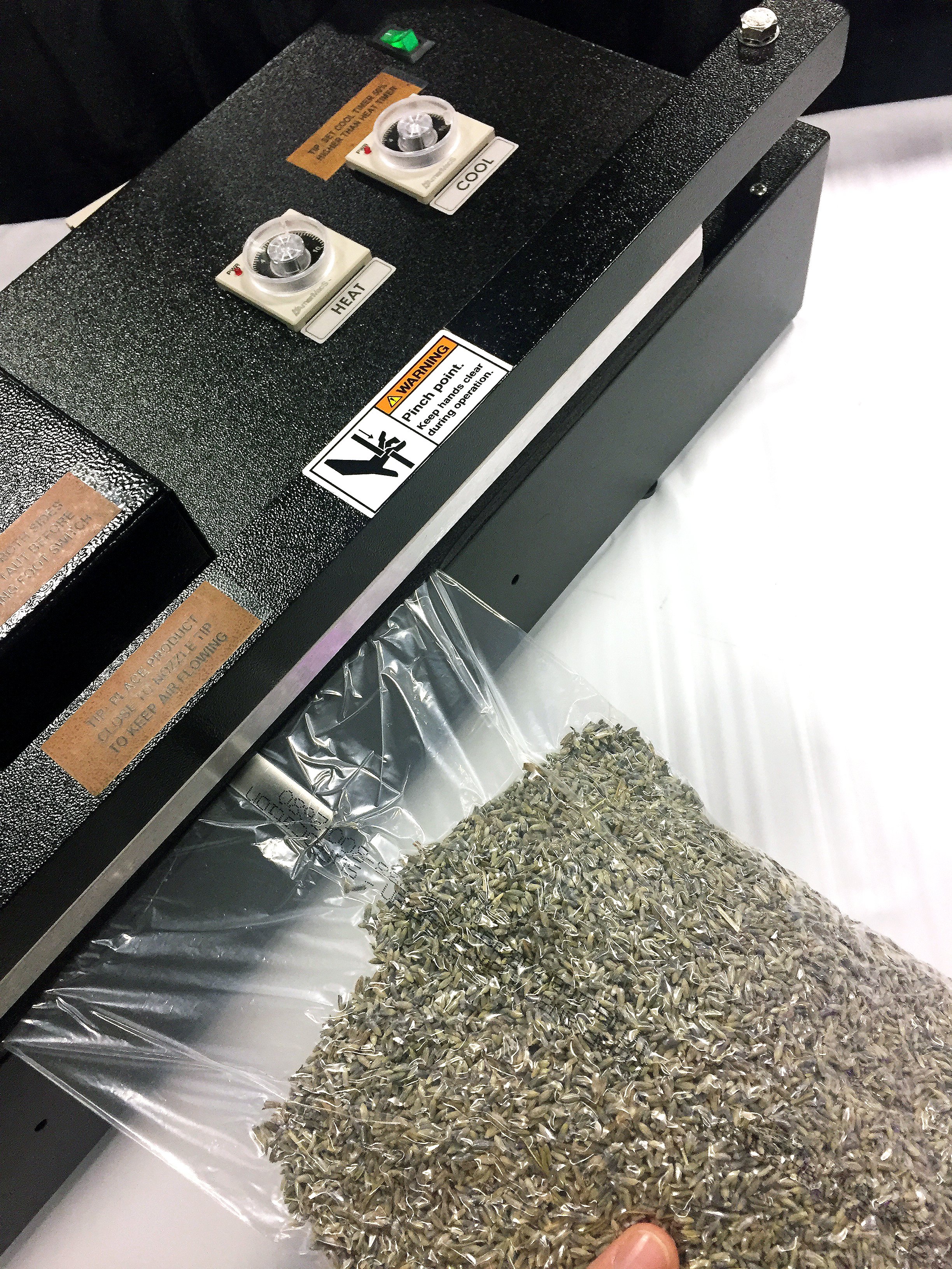 Mastering Food Preservation: Suction Vacuum Sealers vs. Chamber Vacuum  Sealers - Avid Armor