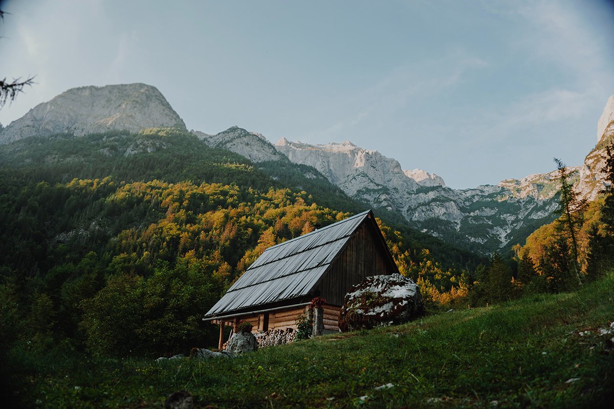 The Kentucky Wilson Log Cabin is a Timeless Classic Home