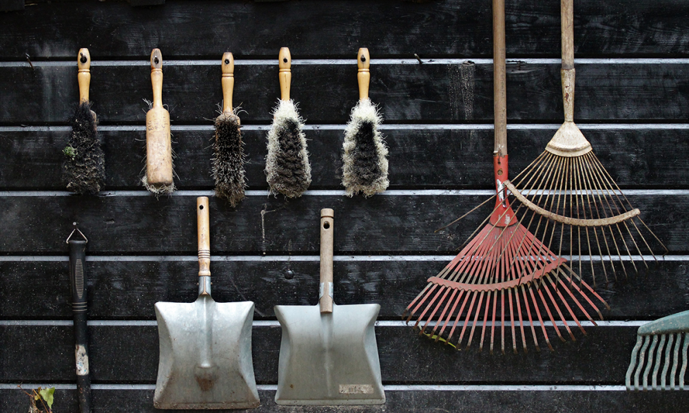 7 Tools That Every Backyard Gardener Should pic