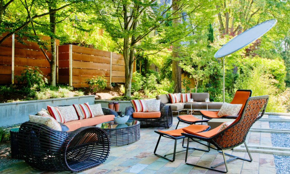 How to clean and maintain wooden patio furniture 37