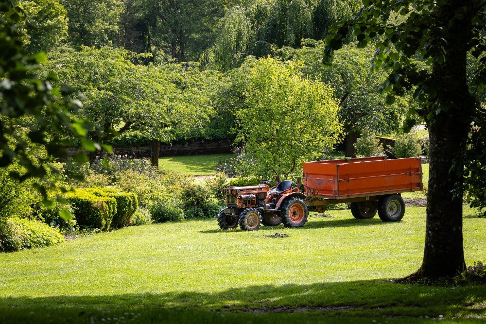 Pruning machines: how professional equipment is transforming vegetation management 26